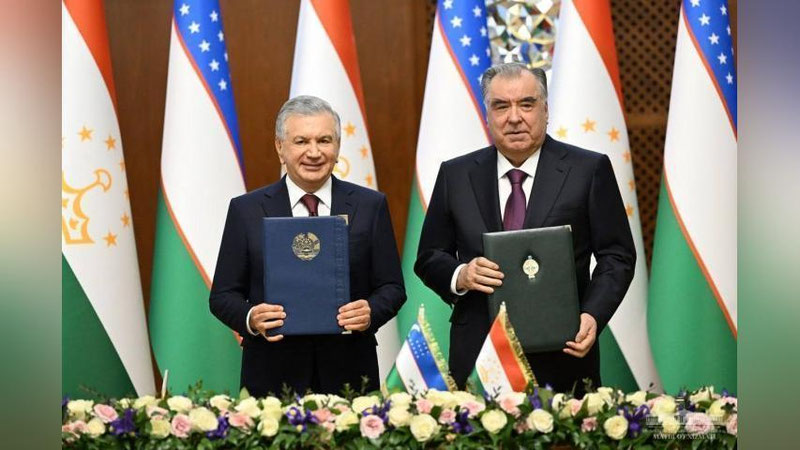 Изрображение 'Главы Узбекистана и Таджикистана подписали Договор о союзнических отношениях'