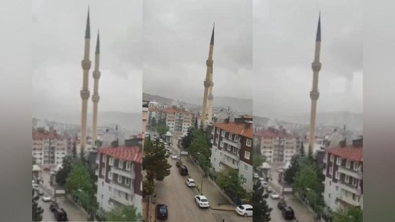 'Turkiyada dovul sabab masjid minorasi qulab tushdi (video)'ning rasmi