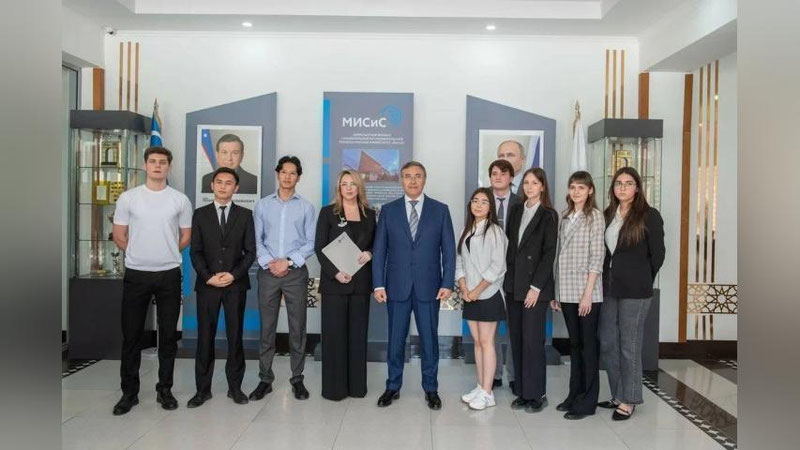 '"Bu katta yutuq" — Falkov O`zbekistondagi Rossiya OTMlarini yuqori baholadi'ning rasmi