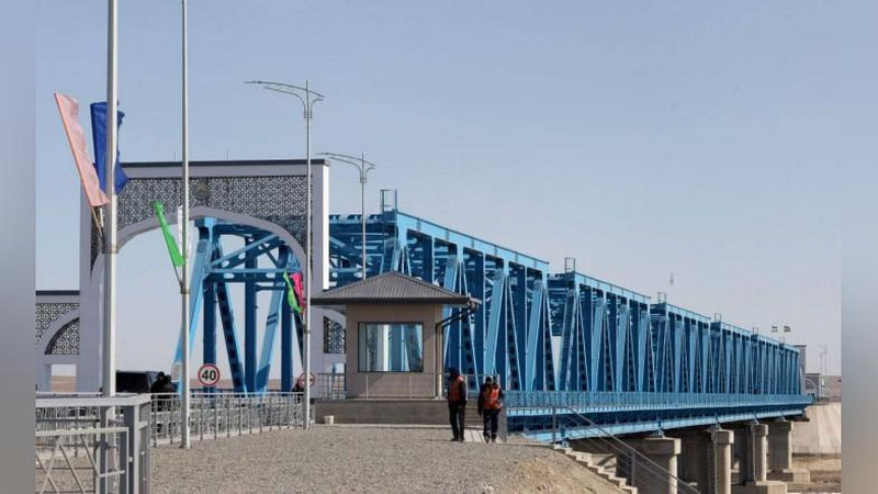 Изрображение 'В "Узбекистон темир йуллари" передумали временно закрывать мост через Амударью'