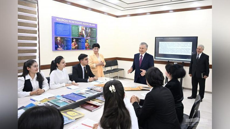 'Prezident Milliy estrada institutida bo`ldi'ning rasmi