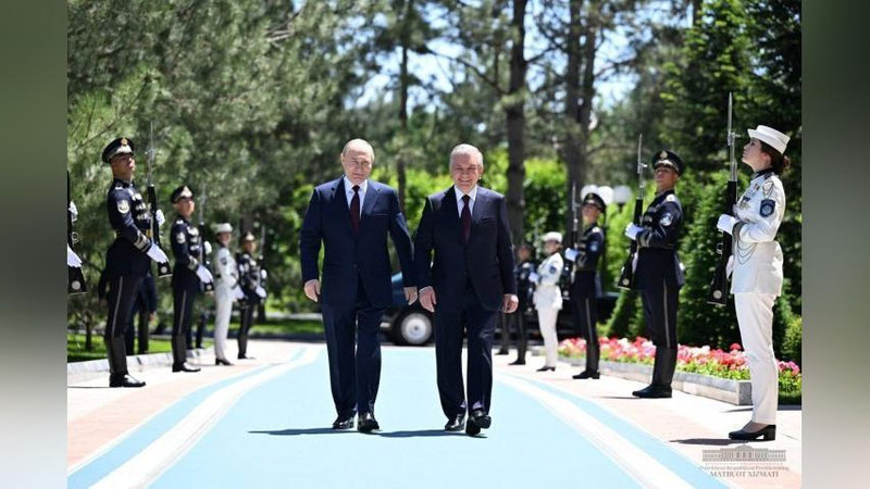 'Ko`ksaroyda Vladimir Putin tantanali kutib olindi'ning rasmi
