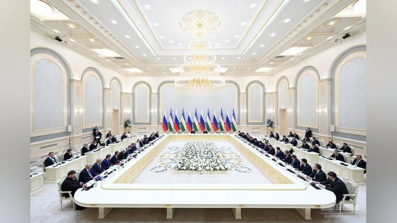 Изрображение 'По итогам визита Путина Узбекистан и Россия подписали более 20 документов'