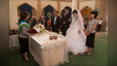 Изрображение 'НАМАНГАНСКИЙ ХОКИМ ПРЕДЛАГАЕТ СДЕЛАТЬ СВАДЬБЫ БОЛЕЕ СКРОМНЫМИ'