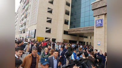 Изрображение 'ЭВАКУИРОВАТЬСЯ ЗА 4 МИНУТЫ: КАК ПРОХОДИЛИ УЧЕНИЯ В ТРЦ ТАШКЕНТА (ФОТО)'