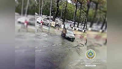 'Haydovchi piyodalar yo`lagidan o`tayotgan qizning ustiga avtomashinasini haydab yubordi (video)'ning rasmi