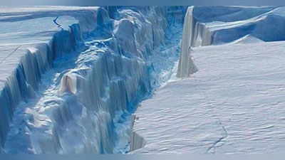 'Antarktida muzliklarining erishi uch barobarga tezlashdi (Video)'ning rasmi