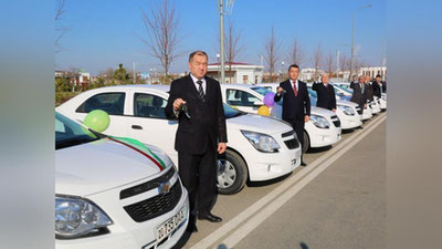 'Sirdaryodagi Xalq qabulxonalari rahbarlariga Cobalt avtomashinalari  topshirildi'ning rasmi