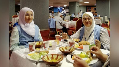 'Umra ziyoratiga jo`nab ketgan o`zbekistonliklar 5 yulduzli mehmonxonalarga joylashtirildi (foto)'ning rasmi