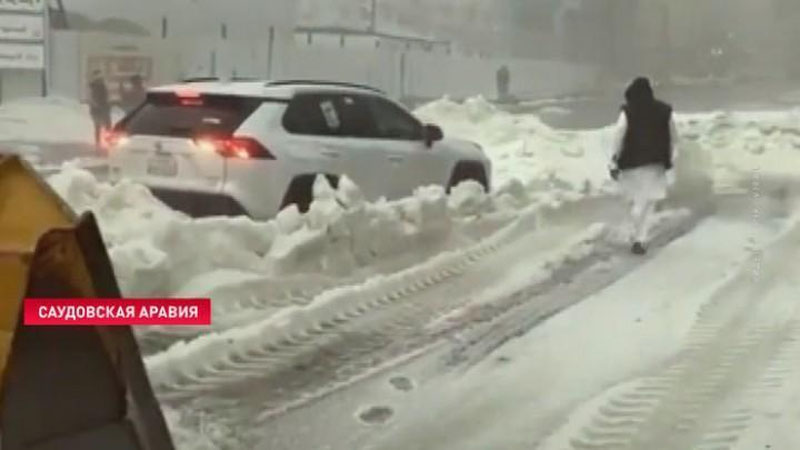 Изрображение 'Саудовскую Аравию завалило снегом (видео)'