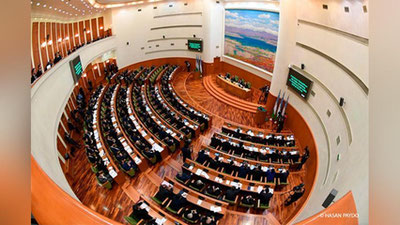 'Ertaga senatorlar qaysi qonunlarni ko`rib chiqishadi?'ning rasmi