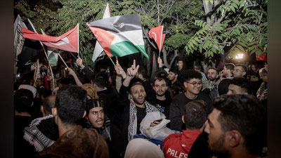 'Анқарада турклар Исроилга қарши шиорлар айтиб, Фаластин байроқларини кўтардилар'ning rasmi