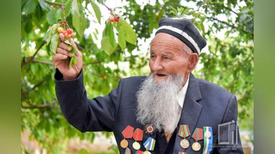 '5 йил совуқ ўлкаларда жанг қилган қаҳрамон'ning rasmi