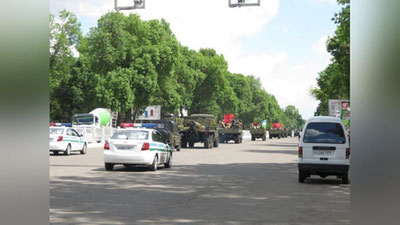 Изрображение 'ПО ТАШКЕНТУ ПРОЕХАЛА АВТОКОЛОННА В ЧЕСТЬ НАСТУПАЮЩЕГО 9 МАЯ (ФОТО)'