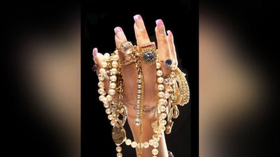 'Сурхондарёда ука ўз опасининг қимматбаҳо тақинчоқларини ўғирлади'ning rasmi