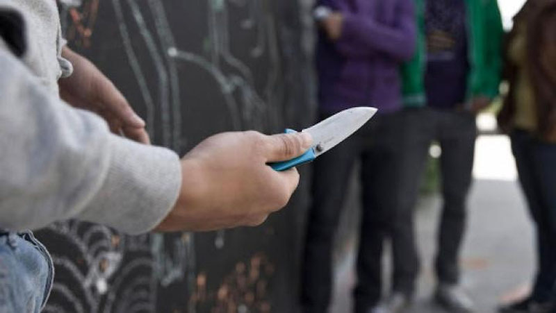 'Namanganda pichoqlangan sotuvchi og`ir ahvolda shifoxonaga yotqizildi'ning rasmi