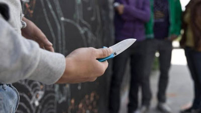 'Namanganda pichoqlangan sotuvchi og`ir ahvolda shifoxonaga yotqizildi'ning rasmi