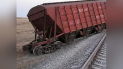 Изрображение 'СОШЕДШИЙ С РЕЛЬСОВ ПОЕЗД ПОВРЕДИЛ ДОМА В ТАШКЕНТЕ  (ФОТО)'