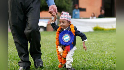 '63 santimetrli kichik Budda 'ning rasmi