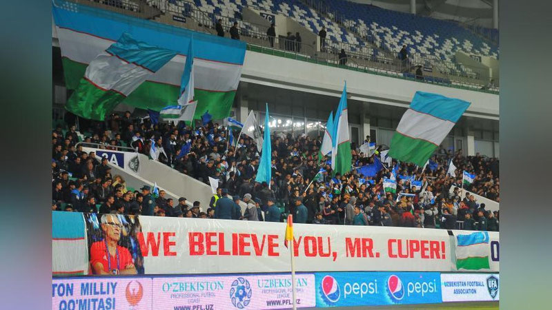 Изрображение 'СБОРНАЯ ПОД РУКОВОДСТВОМ ЭКТОРА КУПЕРА ВПЕРВЫЕ ВЫИГРАЛА МАТЧ'