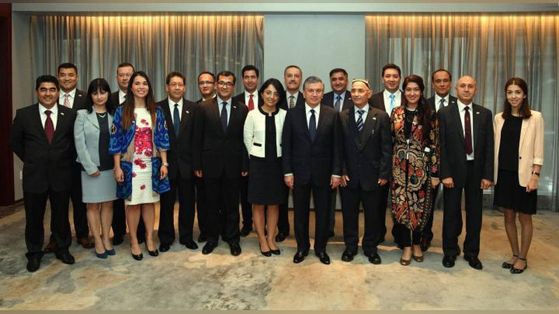 'Prezident bilan AQShda muloqotda bo`lgan taniqli doktor O`zbekistonga keldi'ning rasmi