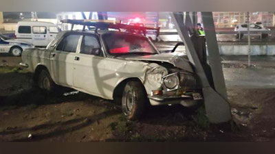 Изрображение 'Водитель "Волги" погиб в Бектемирском районе Ташкента, врезавшись в столб'