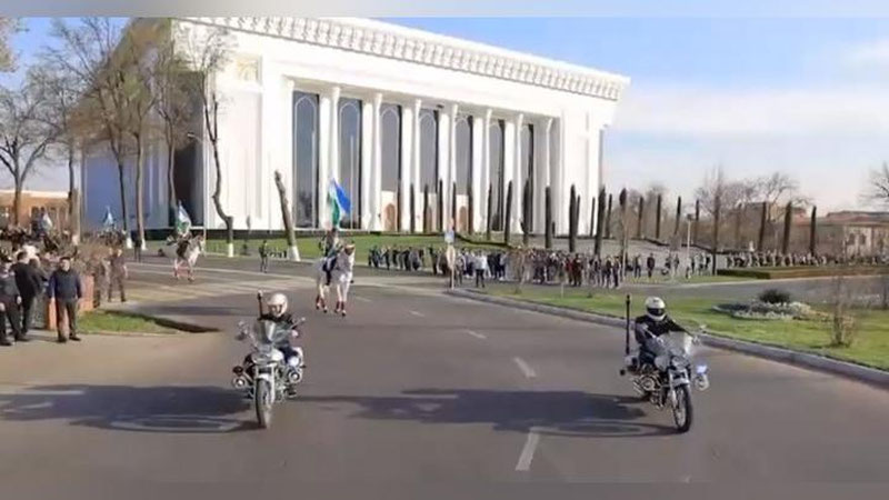 Изрображение 'В Ташкенте прошёл конный парад (видео)'