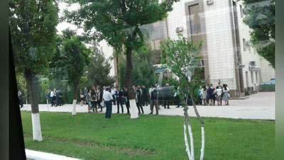 'Туркманбошини Тошкентда минглаб аҳоли кутиб олишди (фото)'ning rasmi