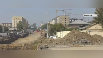 Изрображение 'СТРОЙКУ НАЧАЛИ, ЛЮДЕЙ НЕ ОТСЕЛИЛИ: РЕПОРТАЖ О ПРОБЛЕМАХ МАХАЛЛИ В ЯШНАБАДЕ'