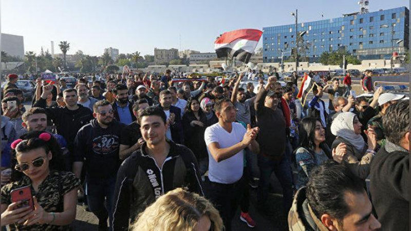 'Дамашқ аҳолиси Башар Асадни қўллаб-қувватлаш учун кўчаларни тўлдириб намойиш ўтказди (Видео)'ning rasmi