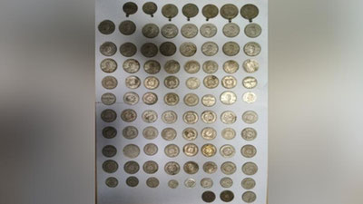 '90 dona qadimiy tangalar O`zbekistondan olib chiqib ketil​ayotganda to`xtatib qolindi​'ning rasmi