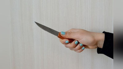 Изрображение 'В СЕРГЕЛИ ДОЧЬ УДАРИЛА НОЖОМ СВОЕГО ОТЦА'