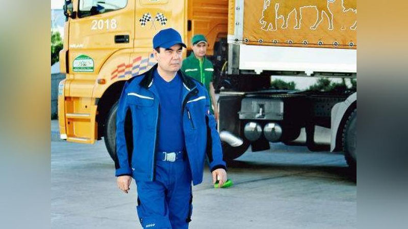 Изрображение 'ПРЕЗИДЕНТ ТУРКМЕНИСТАНА СОБРАЛ СПОРТИВНЫЙ ВНЕДОРОЖНИК (ВИДЕО)'