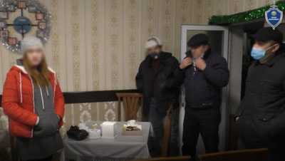 'Buxoroda 22 yoshli ayol hali tug`ilmagan bolasini 50 million so`mga "kelishib qo`ydi", "avans" olayotganida esa...'ning rasmi