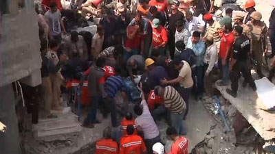 'Pokistonda 3 qavatli bino qulab tushdi 'ning rasmi