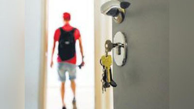 '"Uyga erimning jiyani da`vogarlik qilyapti..."'ning rasmi