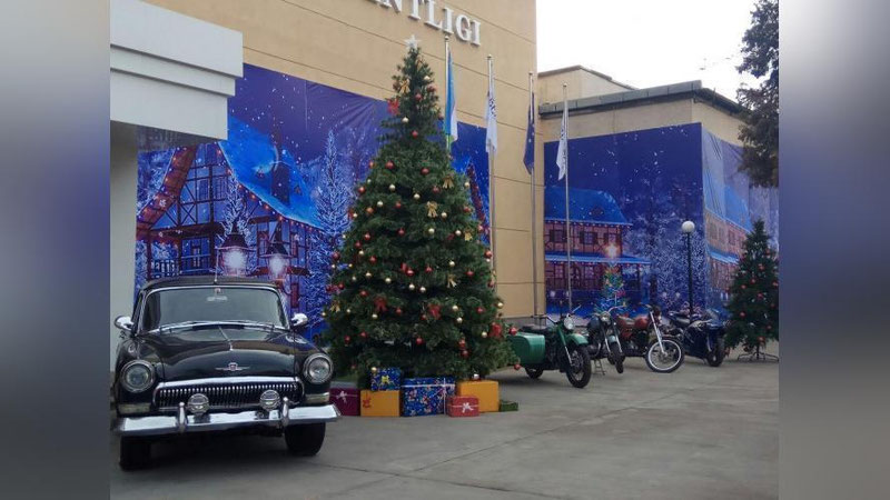 '77 ta retro mashinalar “O`zbekkino”ga topshirildi'ning rasmi
