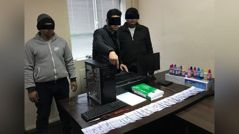 'Бўкада қалбаки пул ишлаб чиқараётган “ишбилармон”лар қўлга олинди'ning rasmi