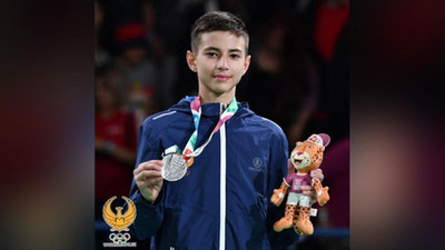 'Taekvondochimiz Ulug`bek Rashitov III o`smirlar Olimpiya o`yinlarida O`zbekistonga dastlabki medalni taqdim etdi'ning rasmi