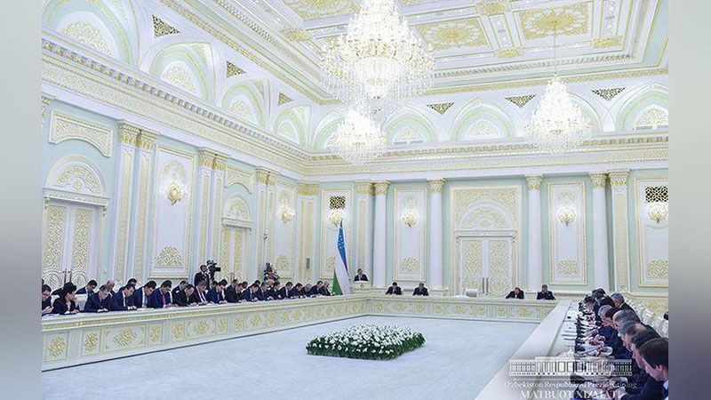'Prezident tashqi siyosat masalalariga bag`ishlangan yig`ilish o`tkazdi'ning rasmi