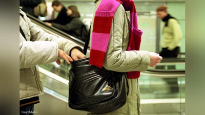 Изрображение 'НА РЫНКЕ "АБУ САХИЙ" ЖЕНЩИНА УКРАЛА ТЕЛЕФОН ИЗ СУМКИ'