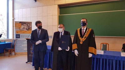 'Инновацион ривожланиш вазирига Обуда Университети Фахрий профессори унвони берилди'ning rasmi