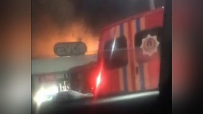 Изрображение 'В Ташкенте горело кафе EVOS: детали случившегося (видео)'