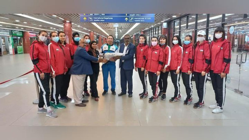 'Voleybol bo`yicha O`zbekiston terma jamoasi a`zoalari Bangladeshga jo`nab ketdi'ning rasmi