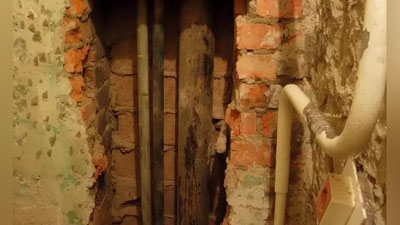 Изрображение 'Кто должен ремонтировать трубу в шахте?'