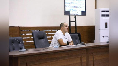 'Chinoz tumani hokimi:"Peshonamdan otib yuborsang ham gaz yo`q... Hamma "zapravka"lar o`chirildi!"'ning rasmi