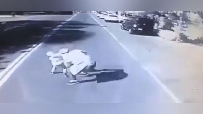 Изрображение 'Житель Казахстана ценой своей жизни спас сына (видео,18+)'