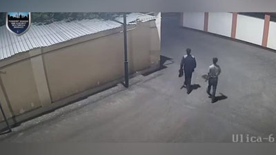 Изрображение 'В Ташкенте нашли молодых людей, рисовавших рекламу поставщиков наркотиков (видео)'