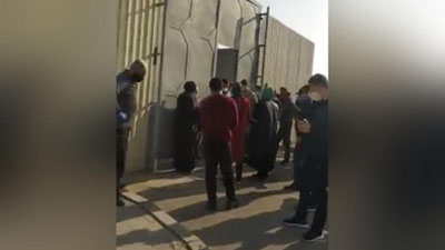 Изрображение 'Очереди за телами родственников, умерших в больнице в Зангиате: реакция Минздрава'