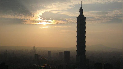 '​Тайванда самолёт қўниш вақтида тўсиққа келиб урилди'ning rasmi